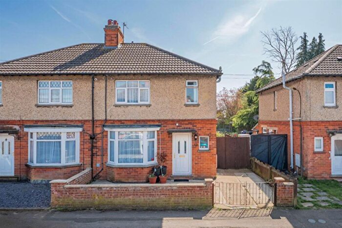 3 Bedroom Semi Detached House For Sale In Hawthorne Road, Finedon, Wellingborough, NN9