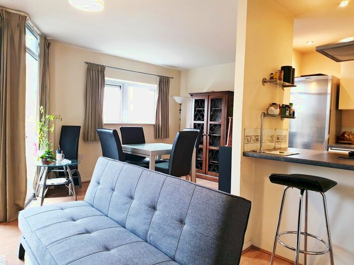 2 Bedroom Flat To Rent In Violet Road, London, E3