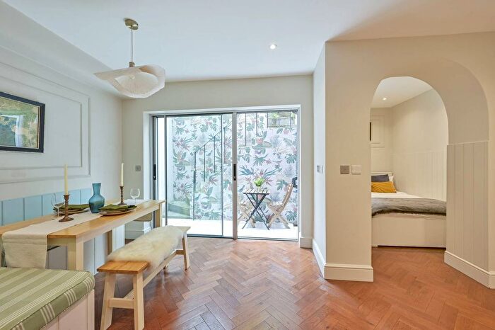 1 Bedroom Flat To Rent In Upper Richmond Road, Putney, London, SW15