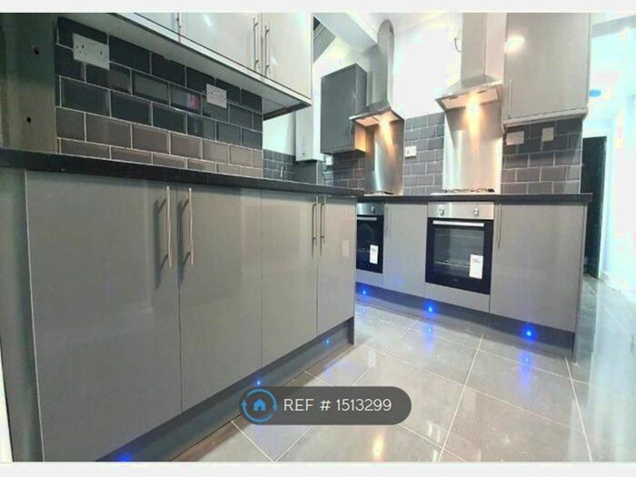 6 Bedroom Terraced House To Rent In Junction Road, Reading, RG1