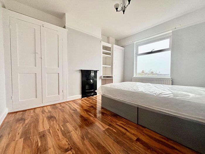 Studio To Rent In St. Johns Road, Gillingham, ME7