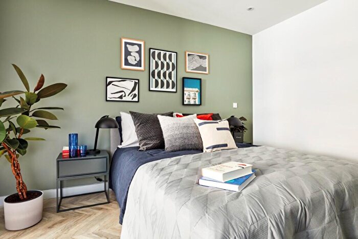 Studio To Rent In Dovetail, BS2