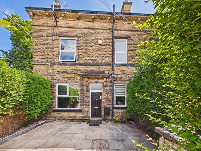 3 Bedroom End Of Terrace House For Sale In Lyndon Terrace, Bingley, BD16