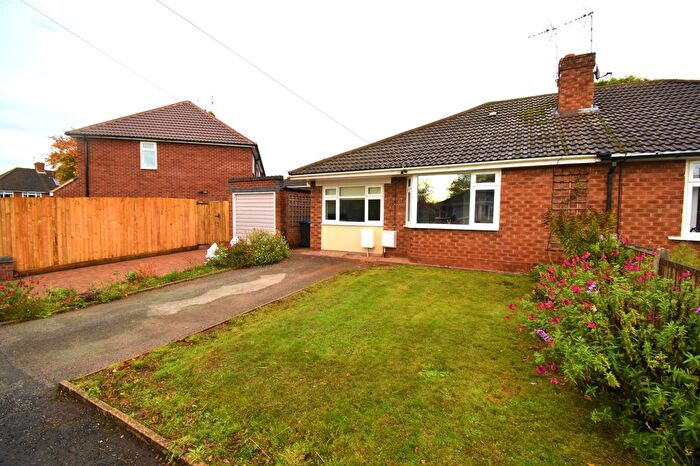 2 Bedroom Bungalow To Rent In Cameron Close, Leamington Spa, Warwickshire, CV32