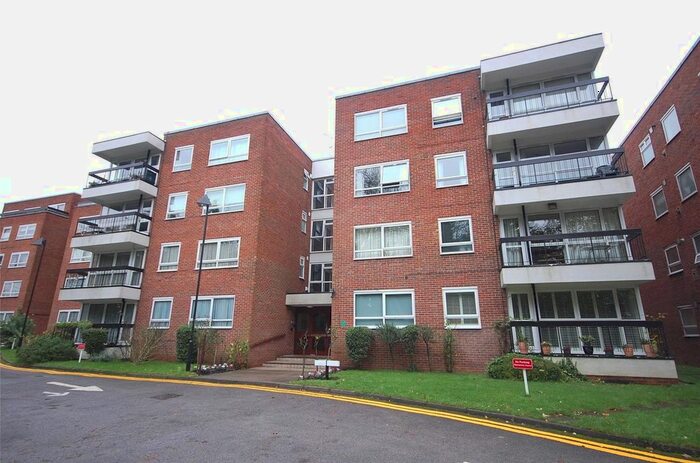 3 Bedroom Flat To Rent In Hendon Lane, Finchley, N3