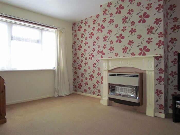 2 Bedroom End Of Terrace House To Rent In Pershore Close, Mossley, Bloxwich, WS3