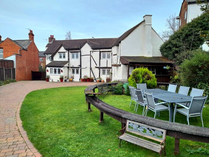 5 Bedroom Detached House To Rent In Watling Street, Bletchley, MK3