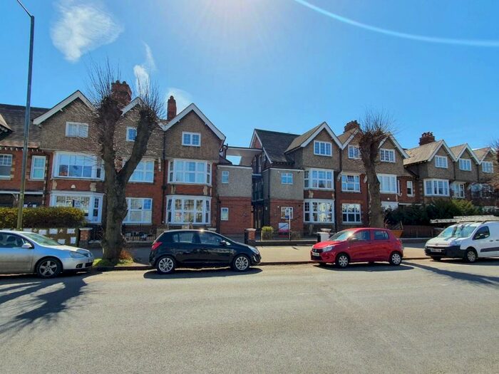 1 Bedroom Apartment To Rent In Clifton Road, - Clifton Road, Rugby, CV21