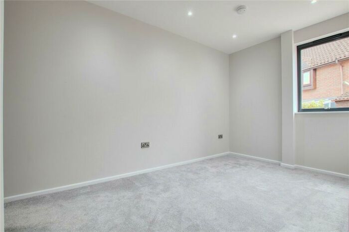 1 Bedroom Apartment To Rent In Finchampstead Road, Wokingham, Berkshire, RG40