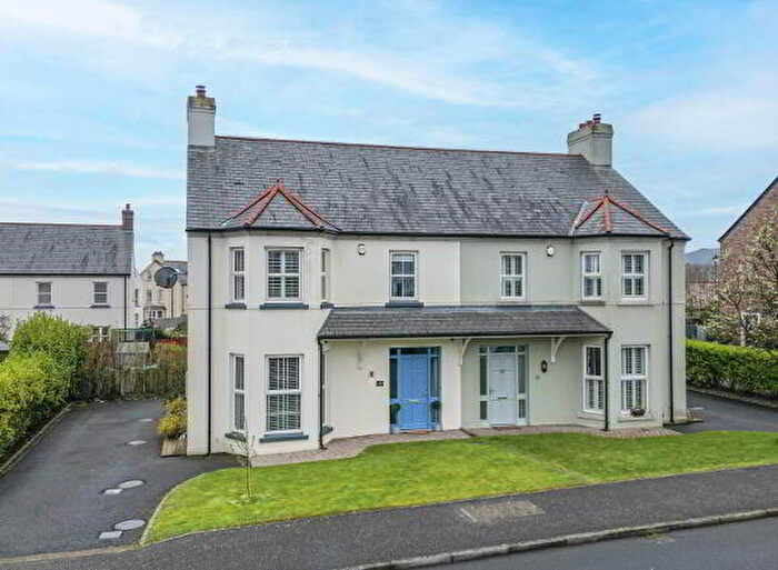 4 Bedroom Semi-Detached House For Sale In Shorelands Drive, Carrickfergus, BT38