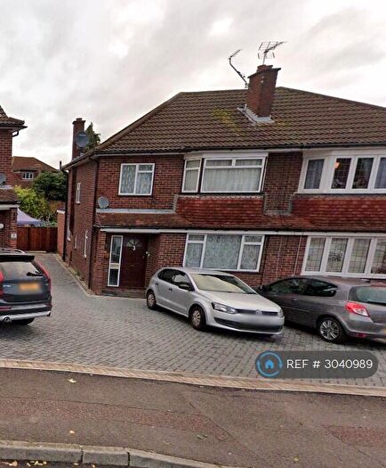 3 Bedroom Semi-Detached House To Rent In Cillocks Close, Hoddesdon, EN11