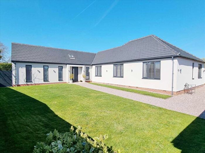 4 Bedroom Detached Bungalow For Sale In Church Lane, Kirkby La Thorpe, NG34