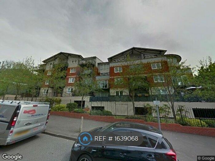 2 Bedroom Flat To Rent In Northway, Rickmansworth, WD3