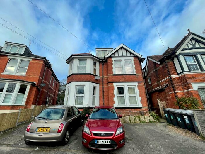 1 Bedroom Flat To Rent In Westbourne Park Road, Westbourne, BH4