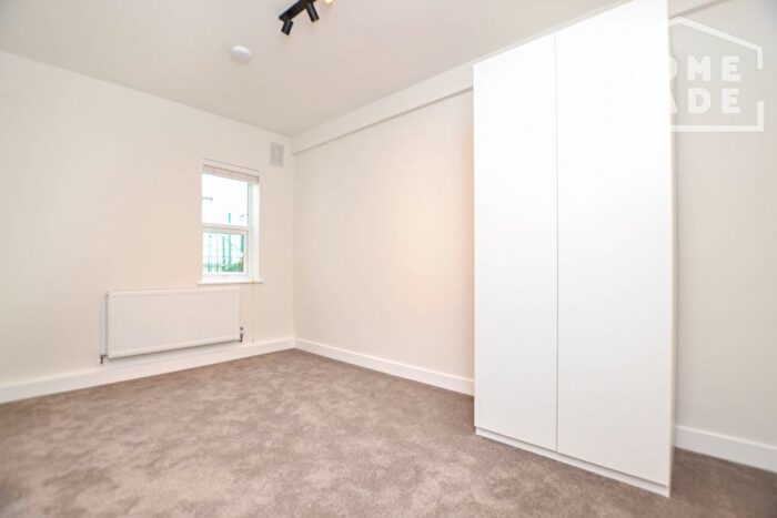 3 Bedroom Flat To Rent In Homerton High Street, London, E9