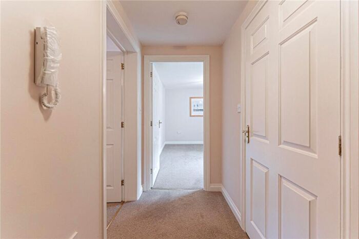 1 Bedroom Apartment To Rent In Romani Close, Warwick, Warwickshire, CV34