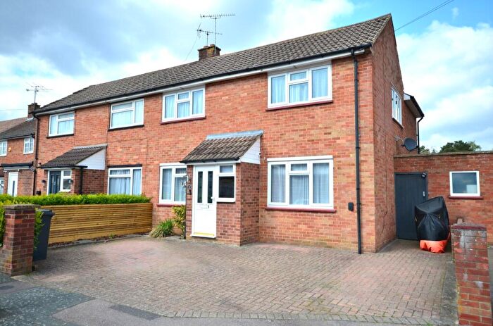 3 Bedroom Semi Detached House For Sale In Hampshire Road, Camberley, GU15