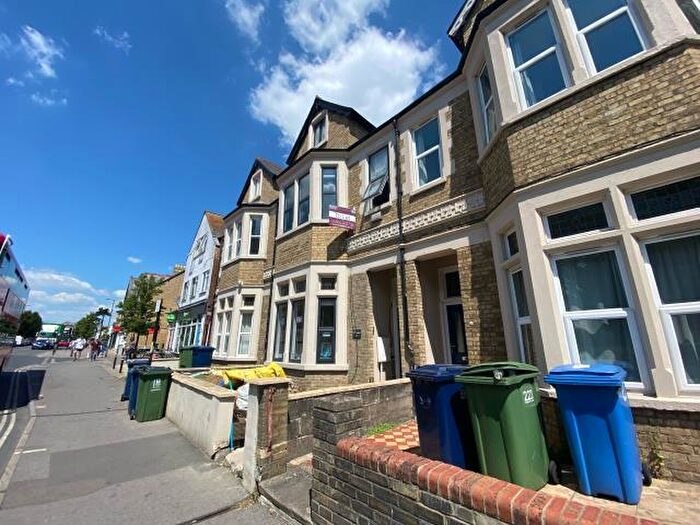 5 Bedroom Flat To Rent In Cowley Road, Oxford, OX4