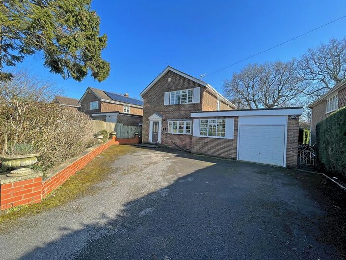 4 Bedroom Detached House To Rent In Ashgarth Court, Harrogate, HG2