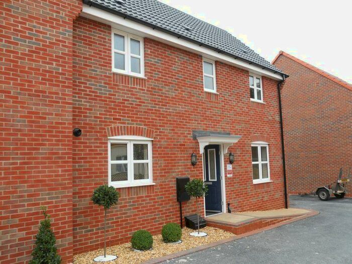 3 Bedroom Semi-Detached House To Rent In North Hykeham, Lincoln, LN6