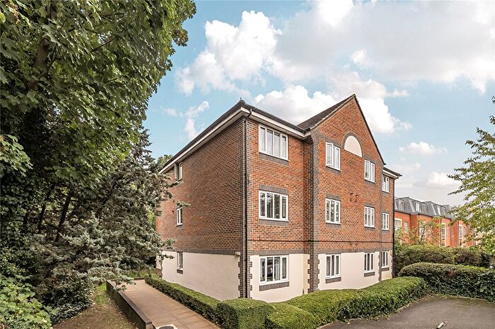 2 Bedroom Flat For Sale In Queens Walk, Ealing, W5