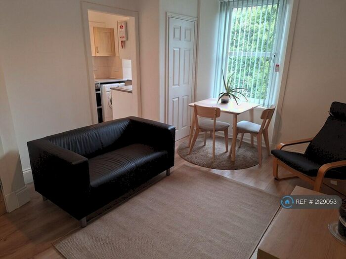 2 Bedroom Flat To Rent In Bruce Street, Stirling, FK8