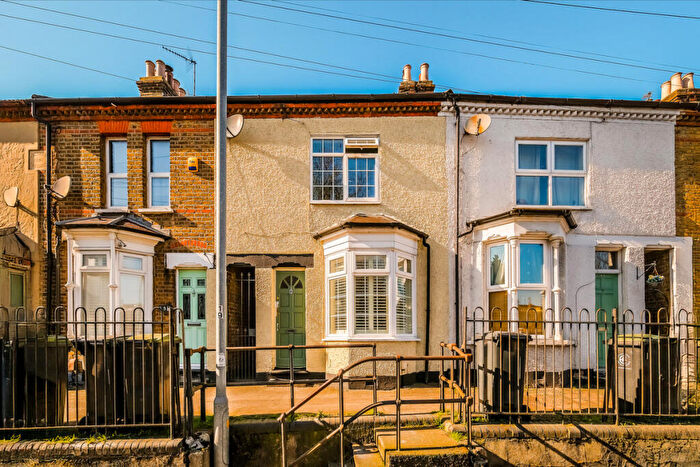 3 Bedroom Terraced House For Sale In Broomstick Hall, Waltham Abbey, EN9