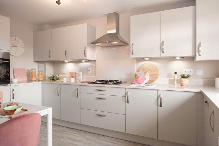 4 Bedroom Semi-Detached House For Sale In Phoenix Lane, Fernwood, Newark, NG24