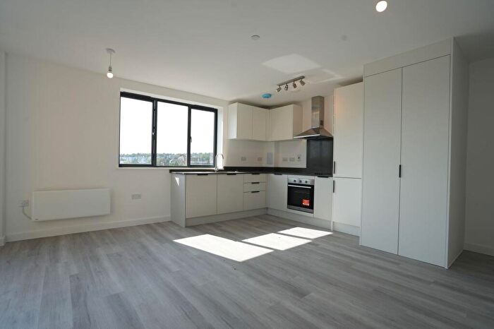 2 Bedroom Apartment To Rent In Gabriels Hill, Maidstone, ME15