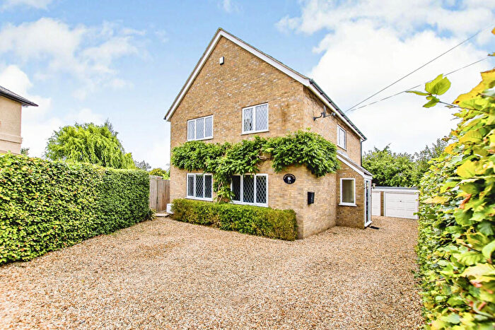 4 Bedroom Detached House For Sale In Washingley Road, Folksworth, Peterborough, PE7