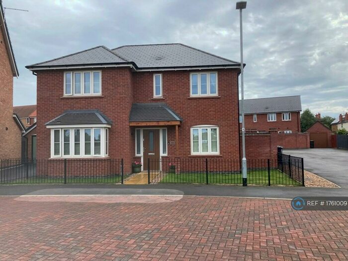 4 Bedroom Detached House To Rent In Dunnock Drive, Nottingham, NG9