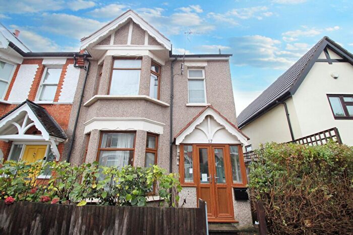 3 Bedroom End Of Terrace House For Sale In Alexandra Road, London, E18