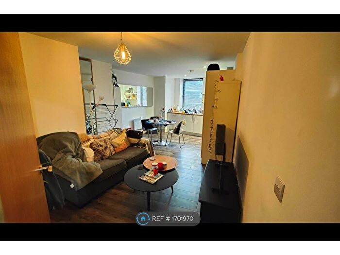 1 Bedroom Flat To Rent In Queens House, Sheffield, S1