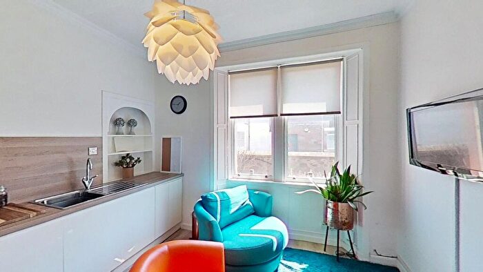 1 Bedroom Flat To Rent In Corstorphine High Street, Edinburgh, Midlothian, EH12