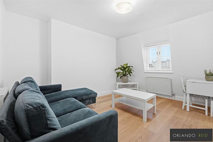 1 Bedroom Flat To Rent In Cadmus Close, Clapham, SW4