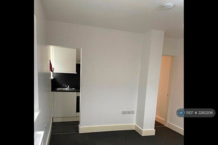 1 Bedroom Flat To Rent In Albany Road, Coventry, CV5