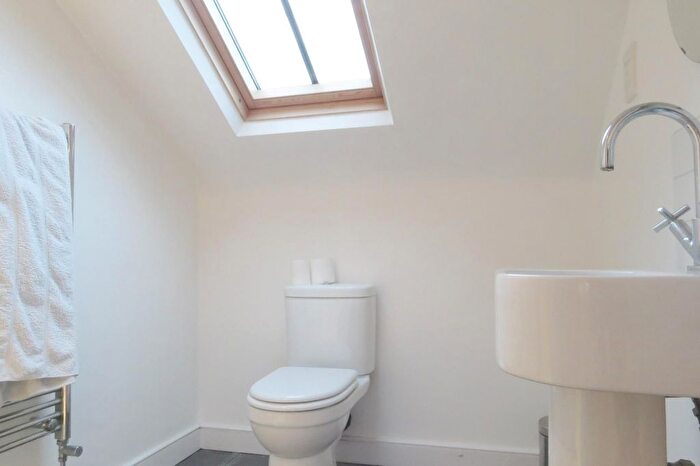 5 Bedroom Property To Rent In Kinver Road, Sydenham, London, SE26