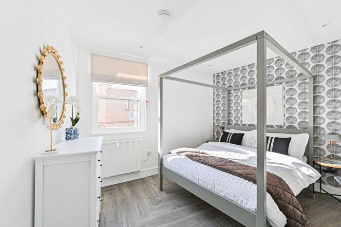 2 Bedroom Flat For Sale In The Wharf Collection, Battersea, London, SW11