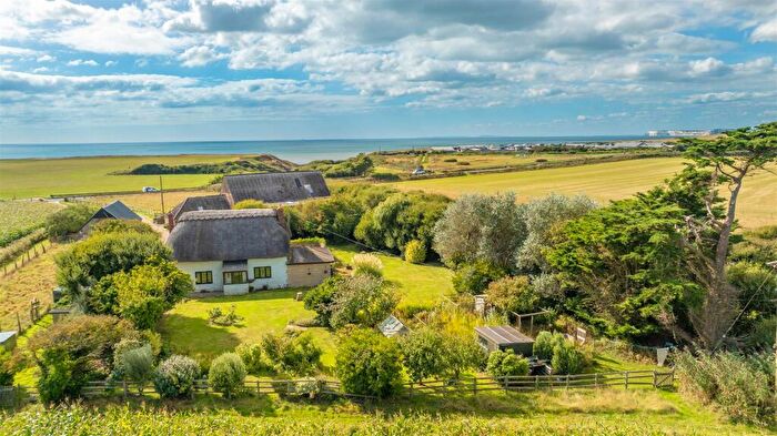 4 Bedroom Farm House For Sale In Atherfield, PO38