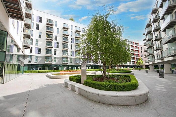 2 Bedroom Flat To Rent In Tennyson Apartments, Saffron Central Square, Croydon, Surrey, London, CR0