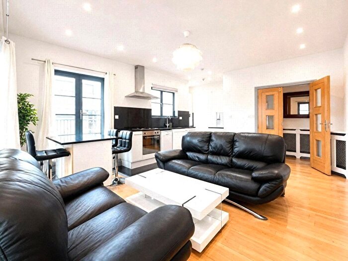2 Bedroom Flat To Rent In Greatorex Street, London, E1