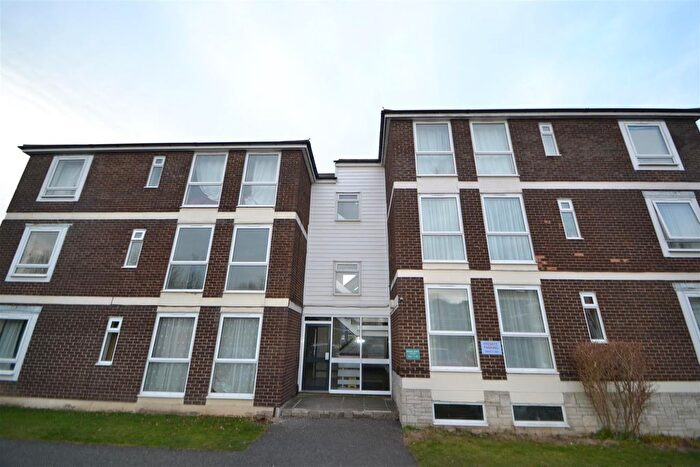 2 Bedroom Flat To Rent In Bilbao Court, Andover, SP10
