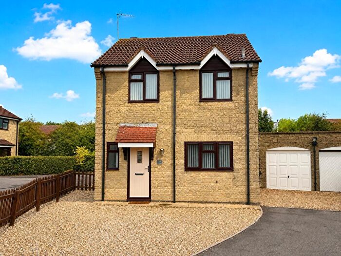 3 Bedroom Detached House For Sale In Melfort Close, Sparcells, Swindon, SN5