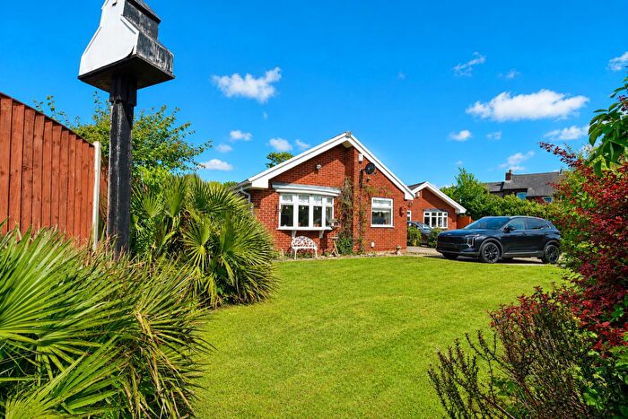 3 Bedroom Detached Bungalow For Sale In Holgate Park, Liverpool, L23