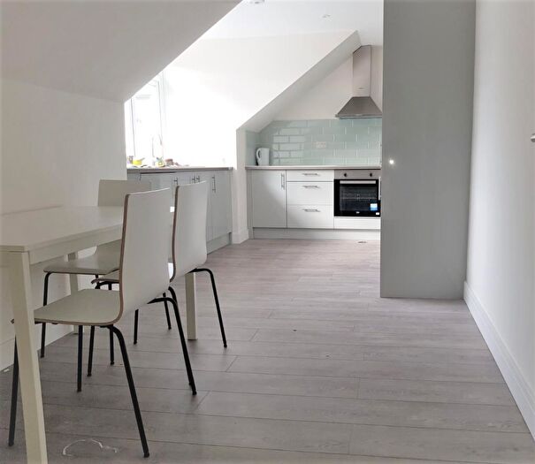 2 Bedroom Apartment To Rent In Uxbridge Road, Hatch End, Pinner, Middesex, HA5