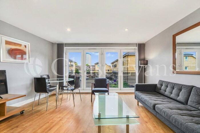 1 Bedroom Apartment To Rent In Queensgate House, Bow, London, E3