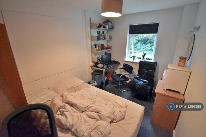 6 Bedroom Terraced House To Rent In Hillside Court, Reading, RG1