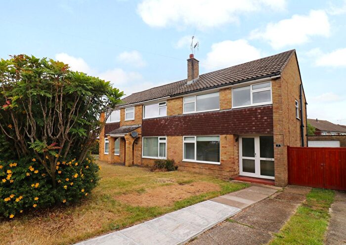 3 Bedroom Semi-Detached House For Sale In Lewry Close, Hedge End, SO30