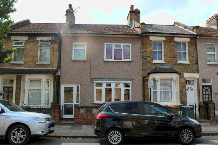 3 Bedroom Terraced House To Rent In Pond Road, Stratford, E15