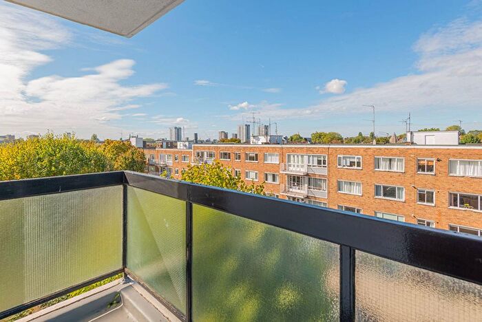 2 Bedroom Flat To Rent In Byron Court, South Hampstead, London, NW6